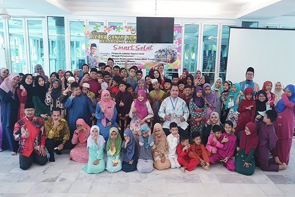 PESERTA mendengar taklimat mengenai program Smart Solat yang dianjurkan JAWI di Masjid Jamek Sultan Abdul Samad, Kuala Lumpur baru-baru ini.