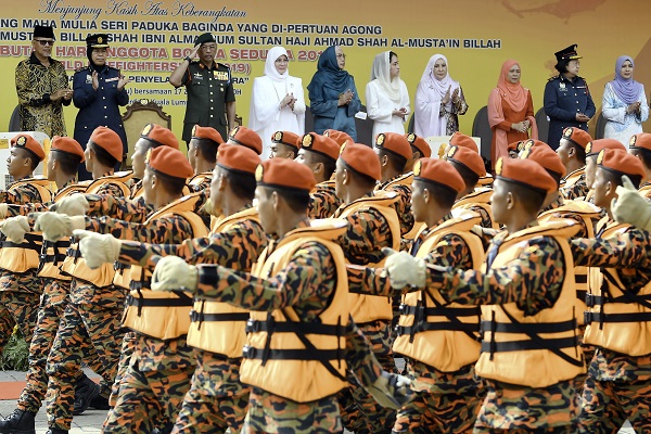 AL-SULTAN ABDULLAH dan Tunku Azizah Aminah Maimunah Iskandariah berkenan berangkat ke Sambutan Hari Bomba Sedunia 2019 di Dataran Merdeka