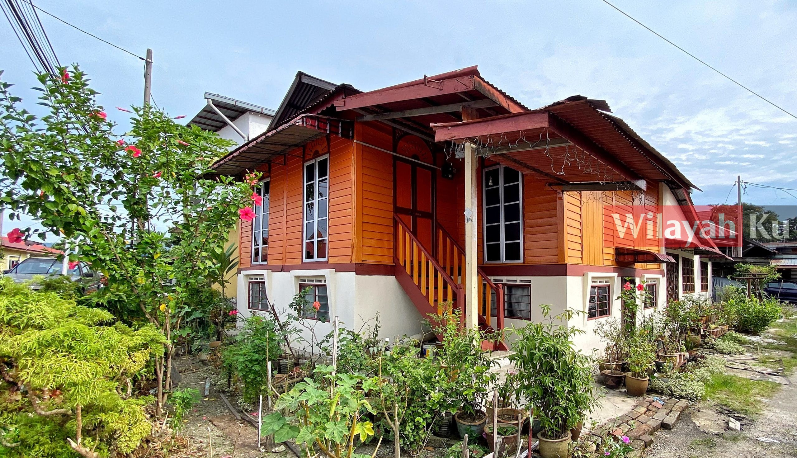 KEPELBAGAIAN bentuk rumah yang masih mengekalkan unsur-unsur tradisi menjadi keunikan di kampung yang mempunyai populasi 668 penduduk dengan keluasan 25 ekar.